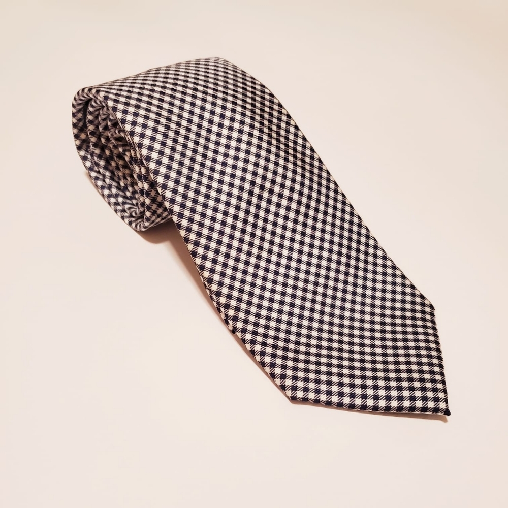 Men's Modern Tommy Hilfiger Tie - Picture 3 of 3